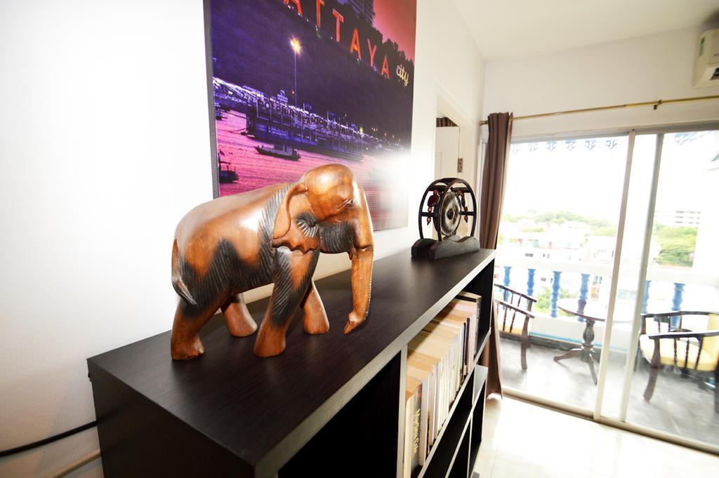 Ruamchok Ocean View Apartment Pattaya Bagian luar foto