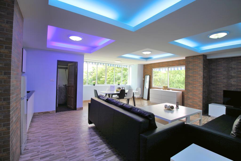 Ruamchok Ocean View Apartment Pattaya Bagian luar foto