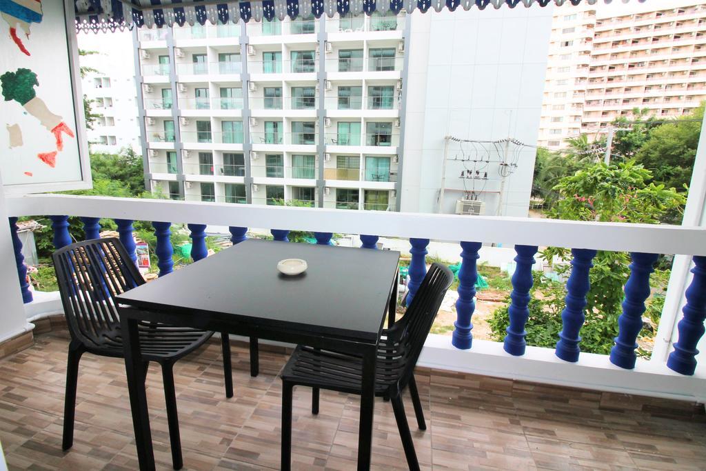 Ruamchok Ocean View Apartment Pattaya Bagian luar foto