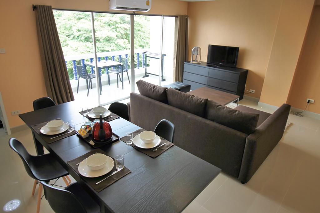 Ruamchok Ocean View Apartment Pattaya Bagian luar foto